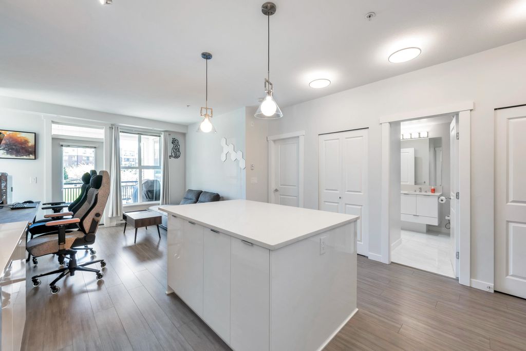 listing image 1108942725669745508