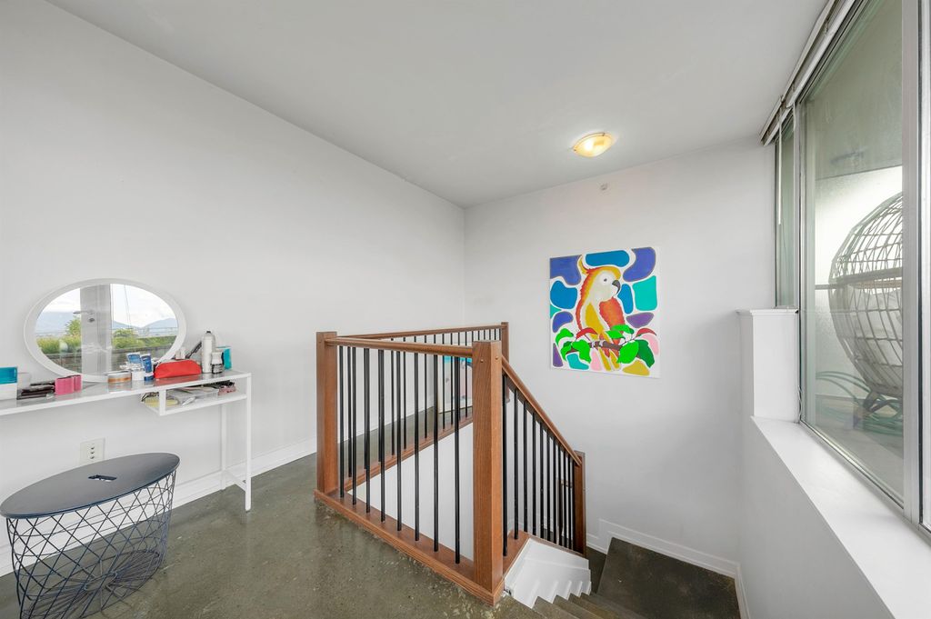 listing image 1109123234997851235