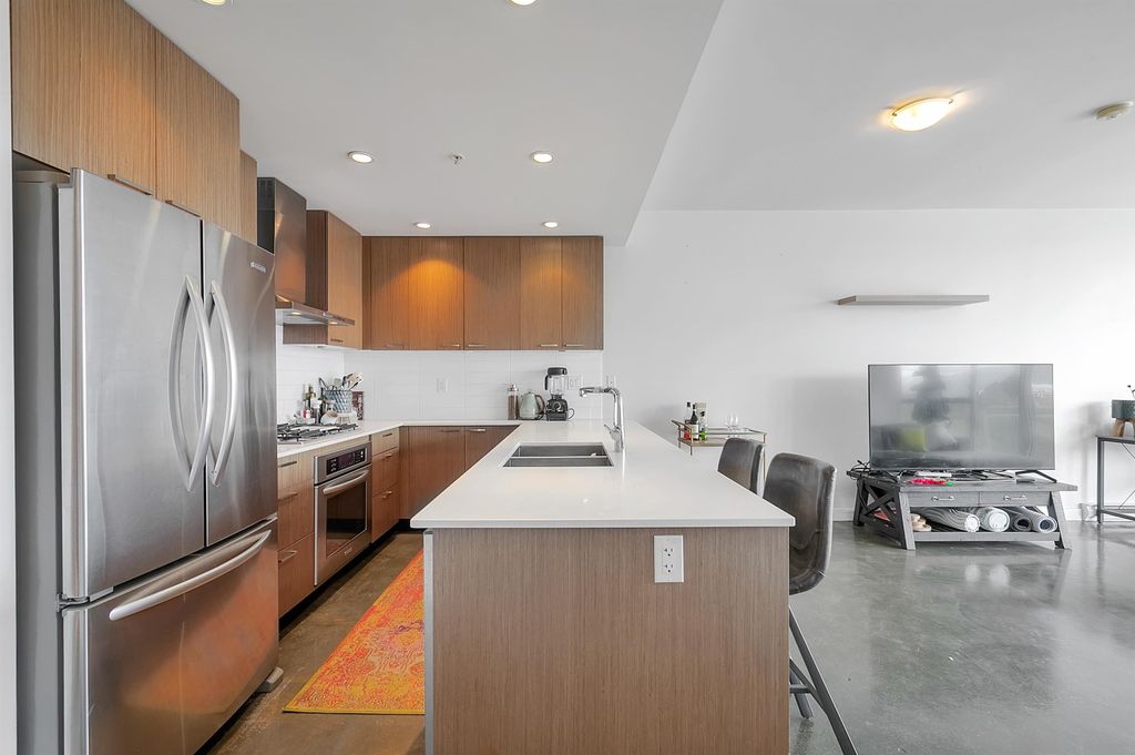 listing image 1105838234332345686