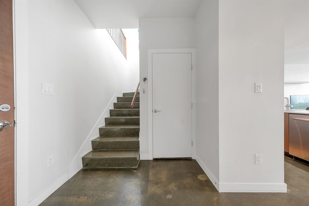 listing image 1101964736977776551