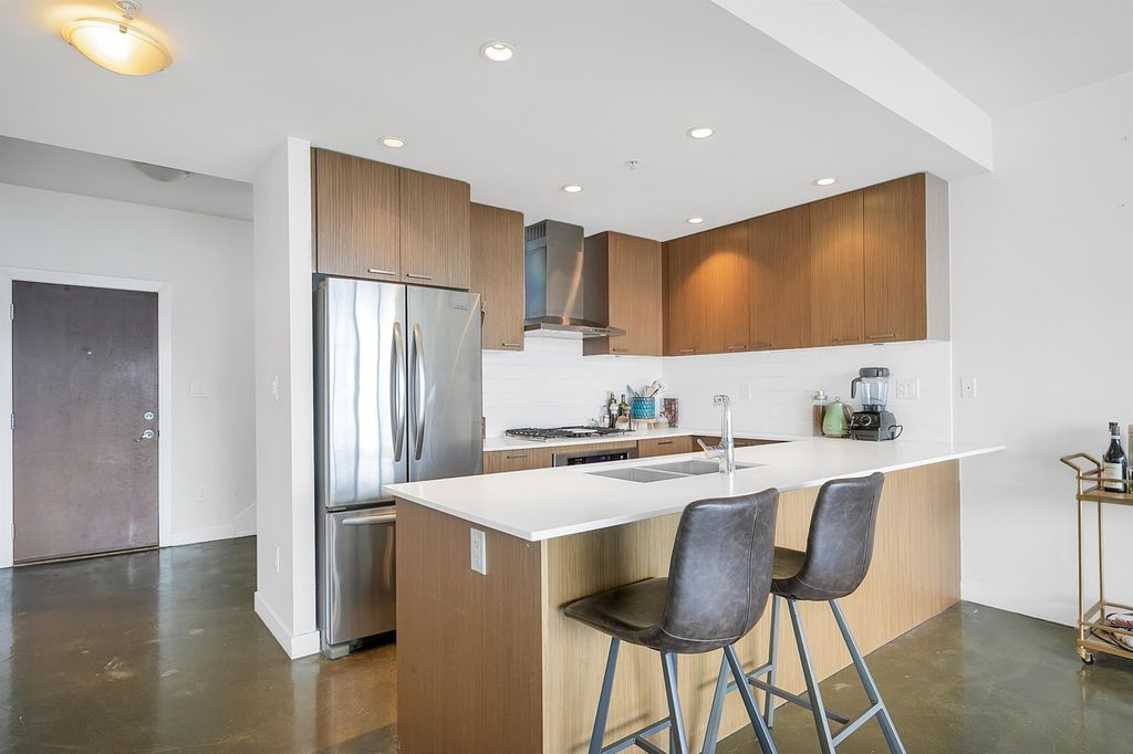listing image 1106354939149375011
