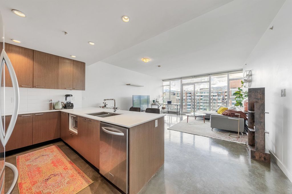 listing image 1101436581612407679
