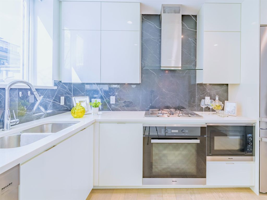 listing image 1107472991544637851