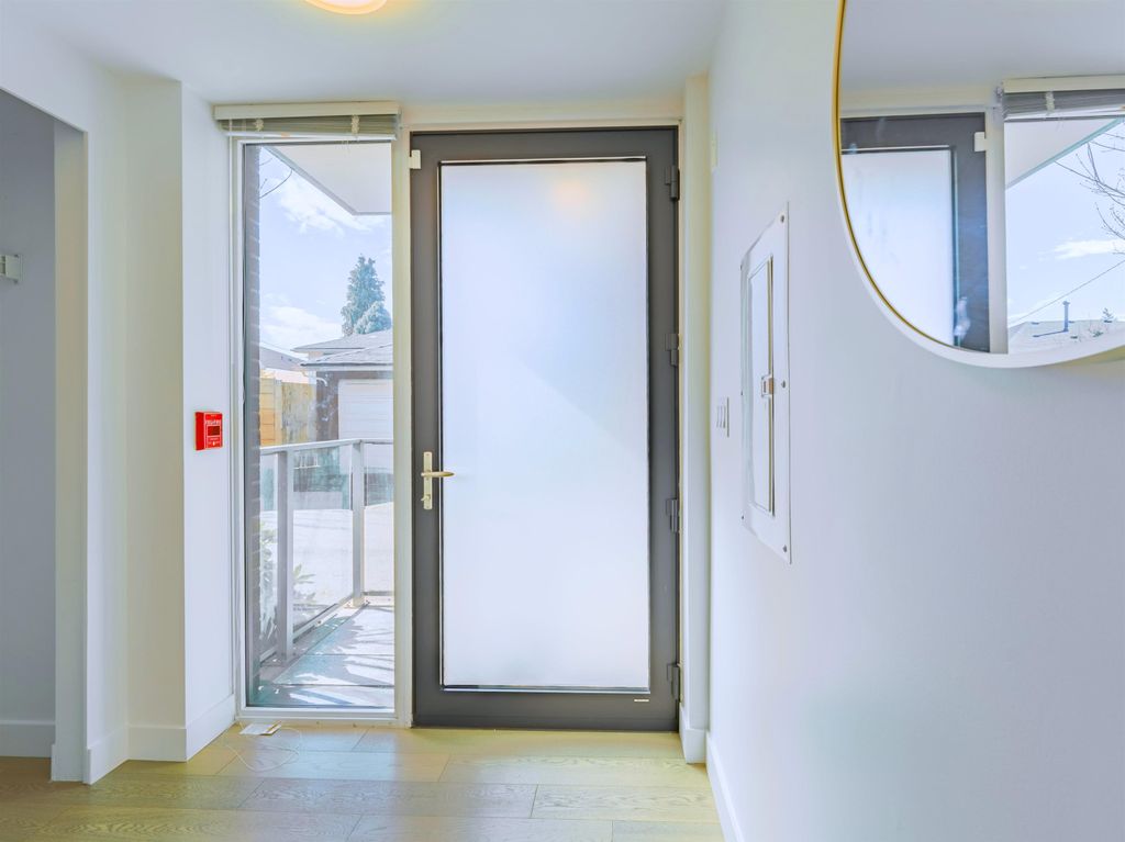 listing image 1107170193570583090