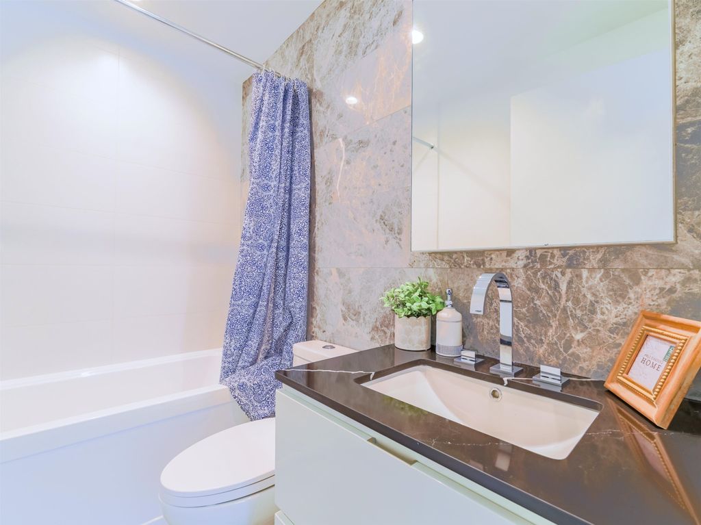 listing image 1101473772572827402