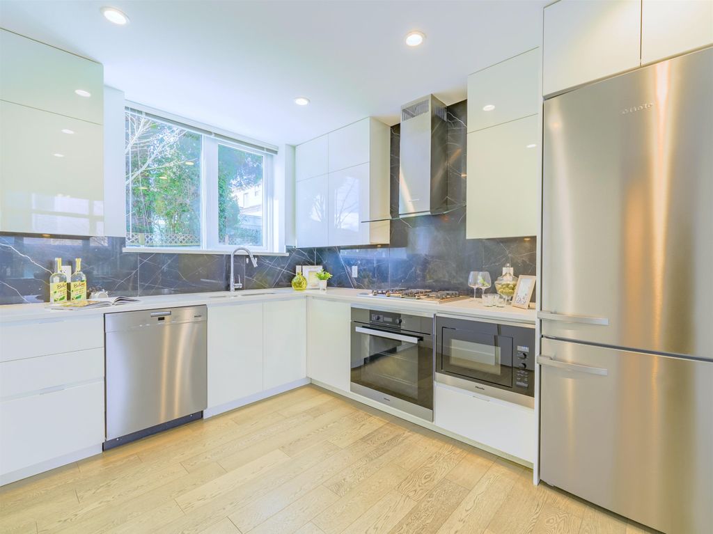 listing image 1101139204590092640