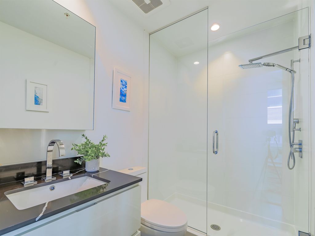 listing image 1102366552610800401