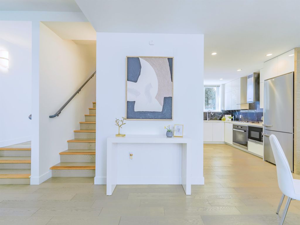 listing image 1104342968300440641