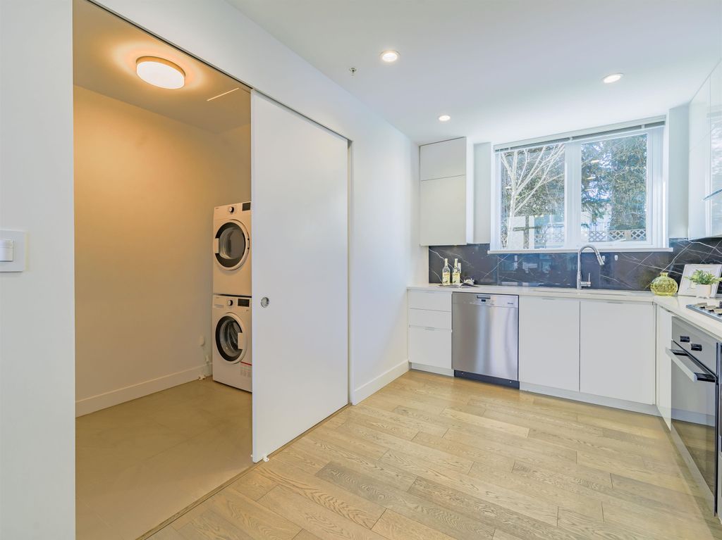 listing image 1103993340367088969