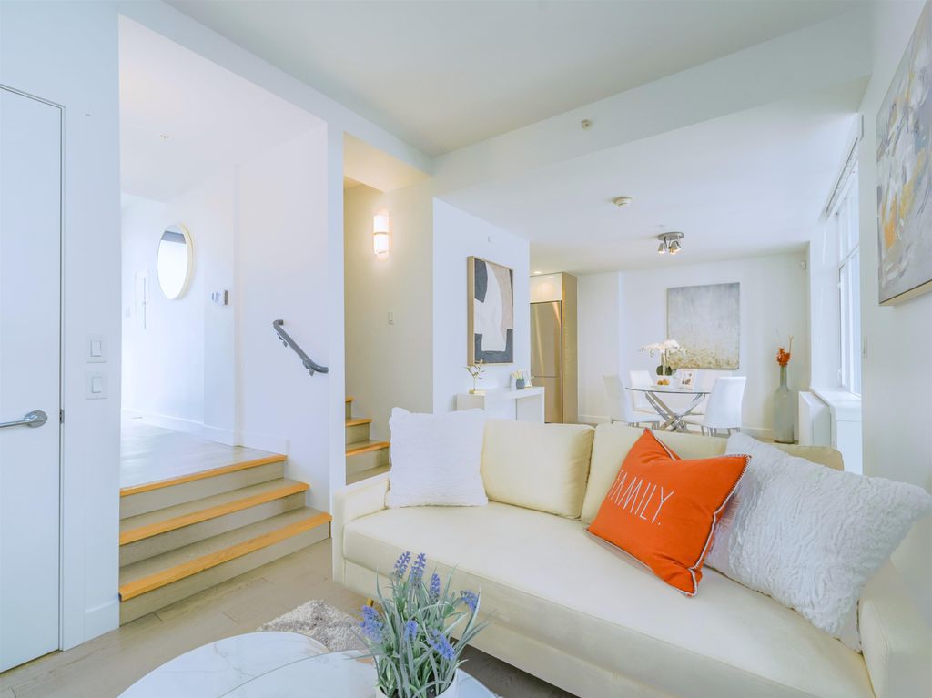 listing image 1107434430361848424