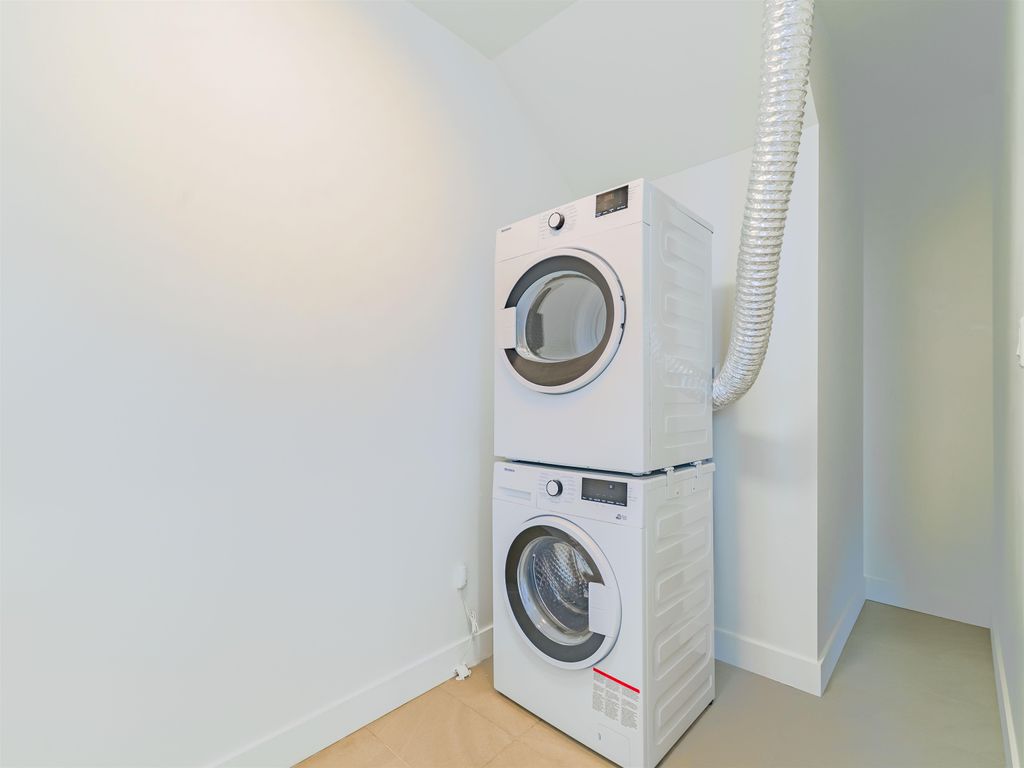 listing image 1101964561121093860