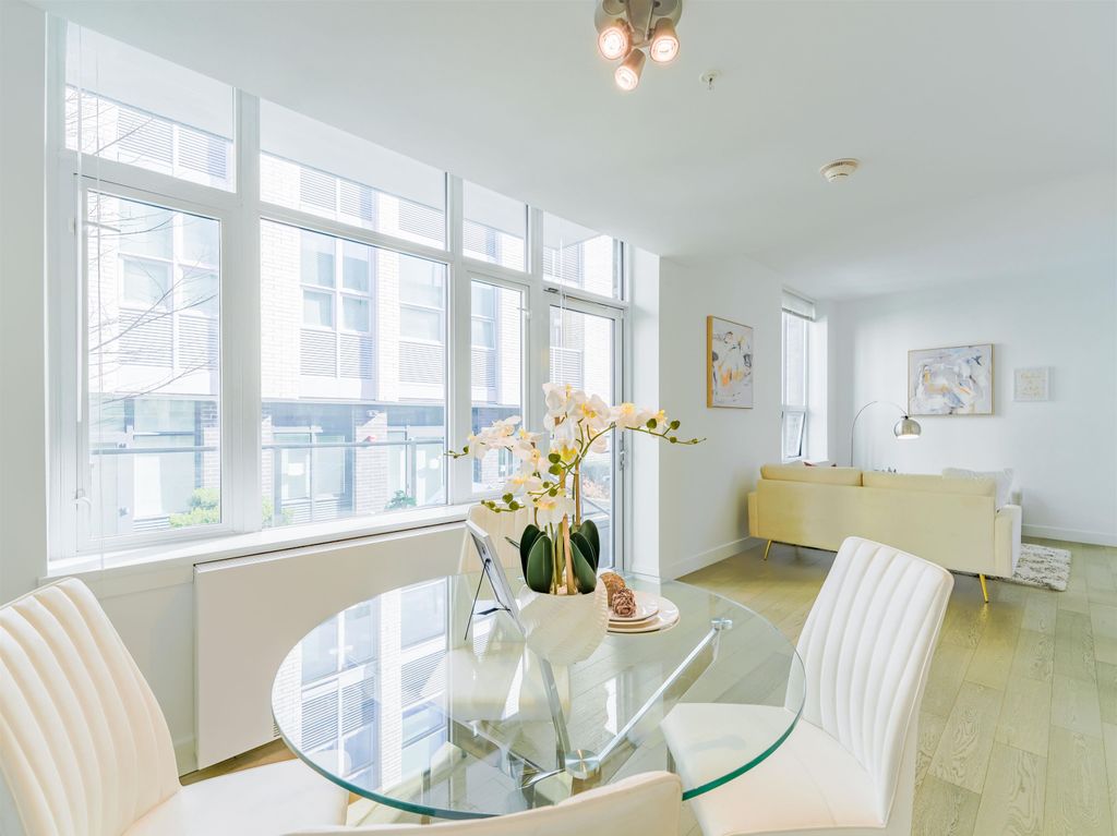 listing image 1100352537437010835