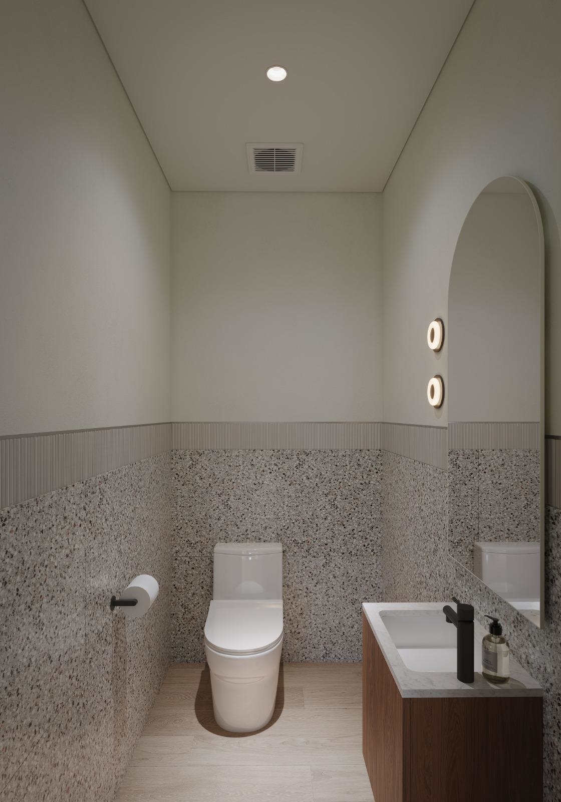 2240 E 40th Avenue 5