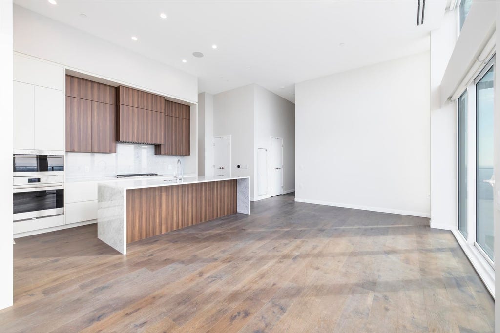 2703-7433 CAMBIE STREET
