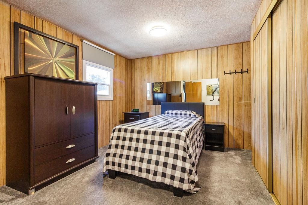 listing image 1106540552210210866