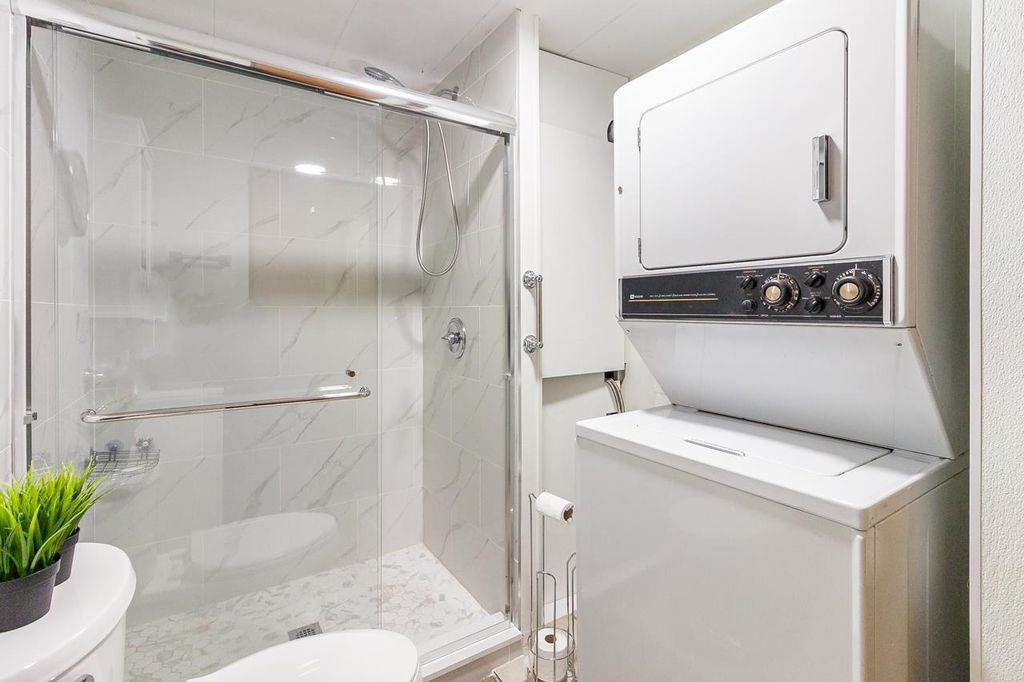 listing image 1100272541010197466