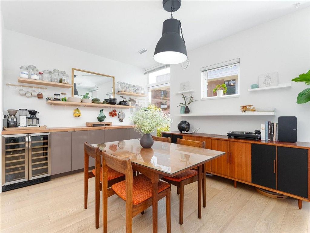 listing image 1109956012484650990