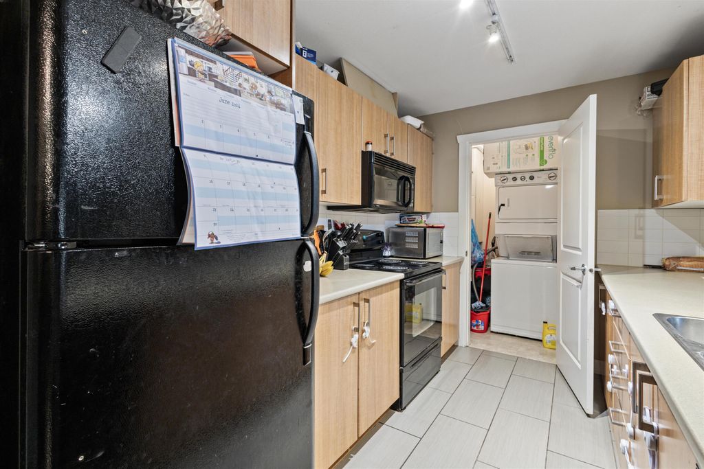 Photo of 45561 Yale Road #404, Chilliwack, BC V2P 0A8 (MLS # R3096912)