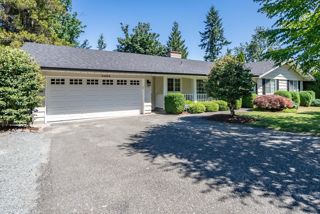 Photo of 34899 High Drive, Abbotsford, BC V2S 2X7 (MLS # R3138875)