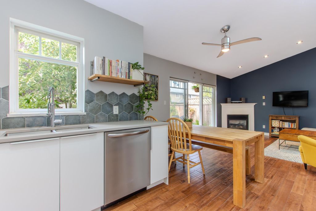 listing image 1102915602617614589