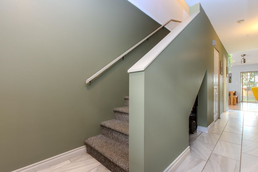 listing image 1106521946027772163