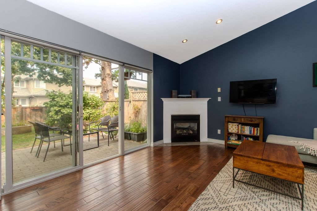 listing image 1101375692834226883