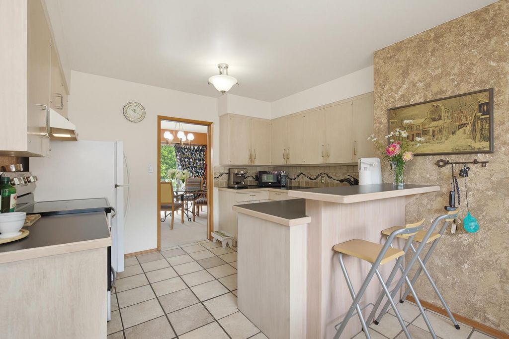 Photo of 2822 Upland Crescent, Abbotsford, BC V2T 2E9 (MLS # R3146007)