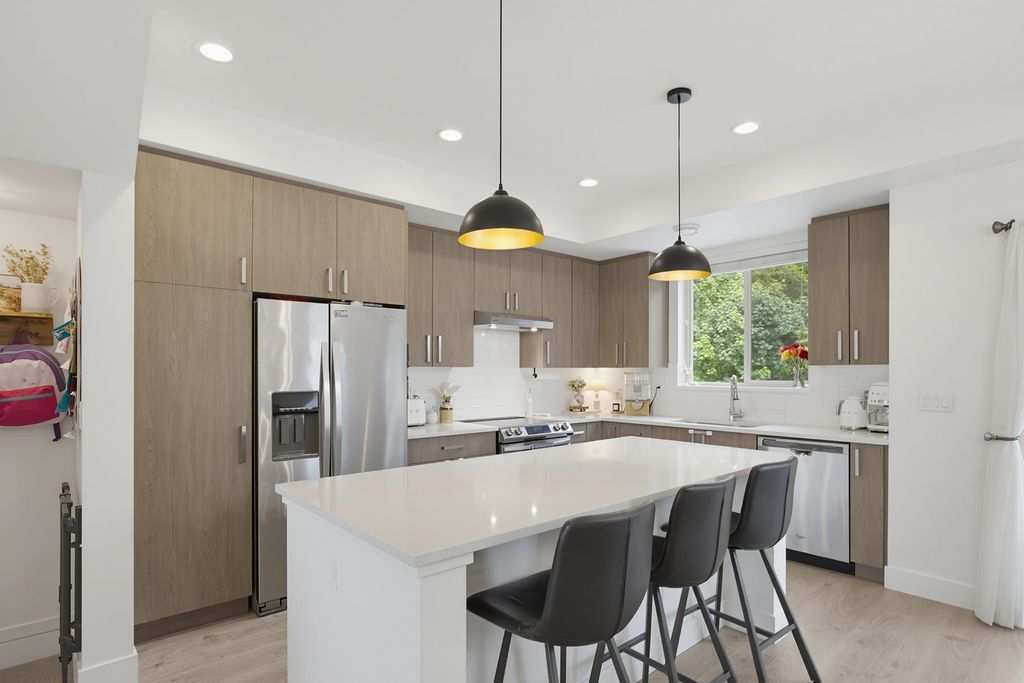 Photo of 34230 Elmwood Drive #38, Abbotsford, BC V2S 0J1 (MLS # R3147771)