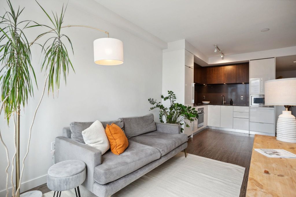 listing image 1101892012834632241