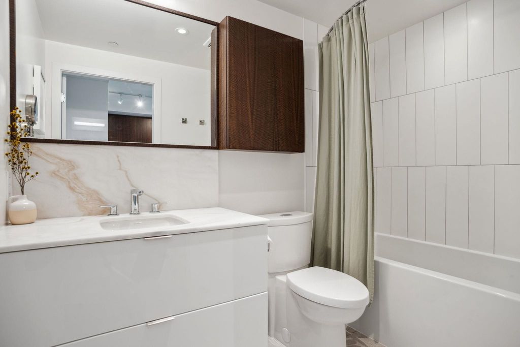 listing image 1104018123050683354