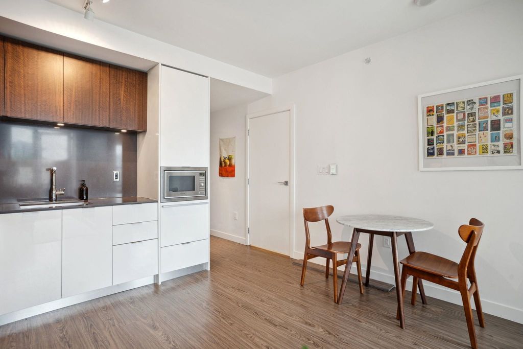 listing image 1105958589408846293