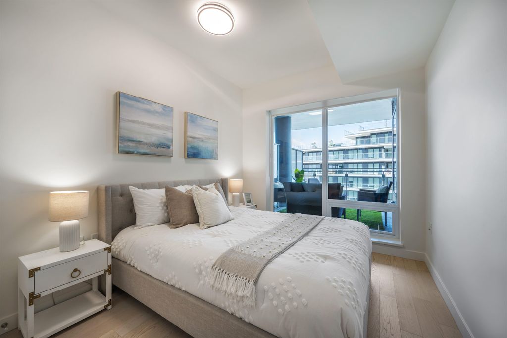 listing image 1109463142567185862