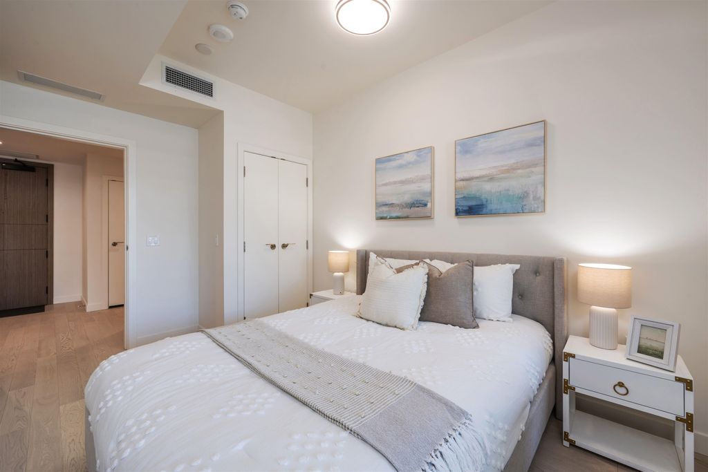 listing image 1104889961143940048