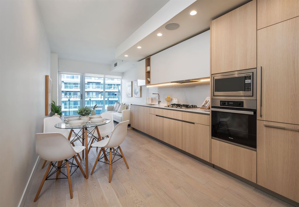listing image 1104351823561898748