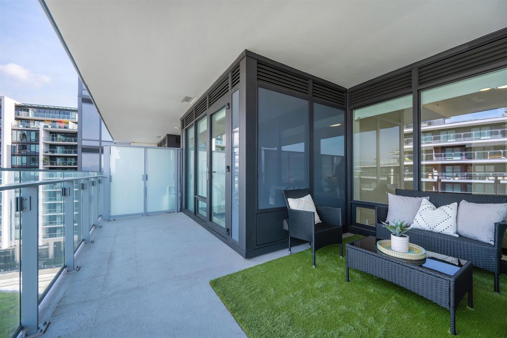 listing image 1102605510821228177