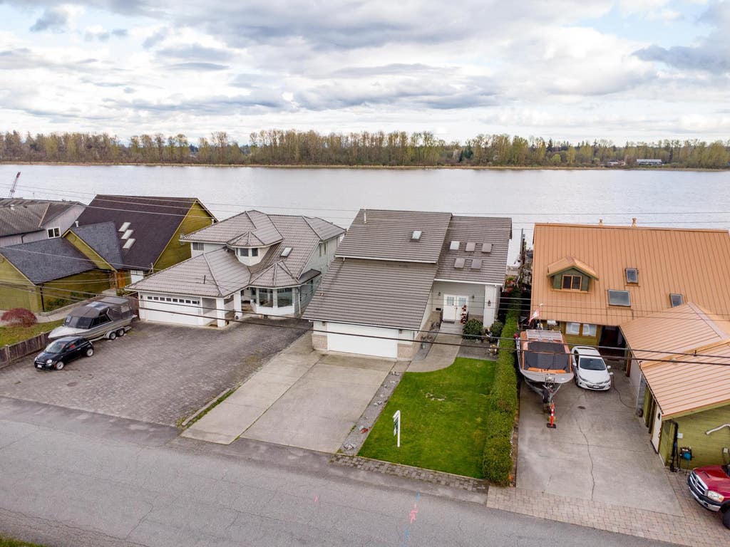Photo of 20346 Wharf Street, Maple Ridge, BC V2X 1Z3 (MLS # R3142669)