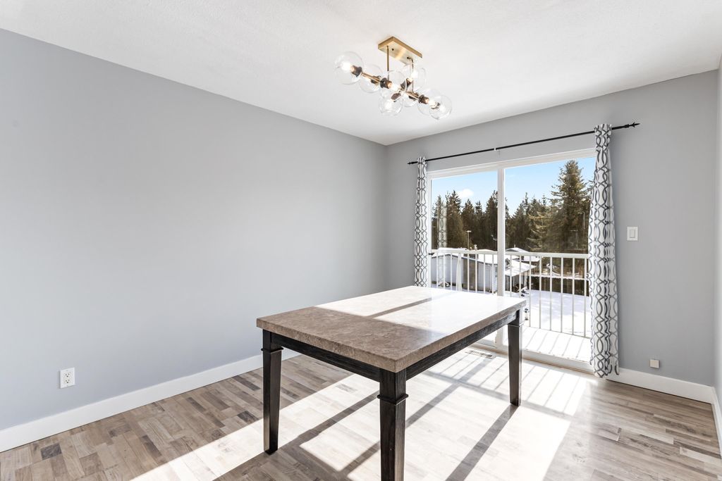 listing image 1109248800961971260