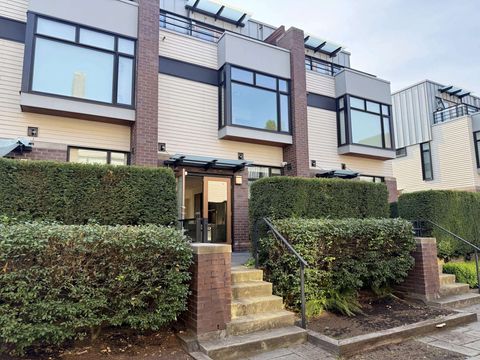 6180 Oak Street Vancouver BC V6M 2W2