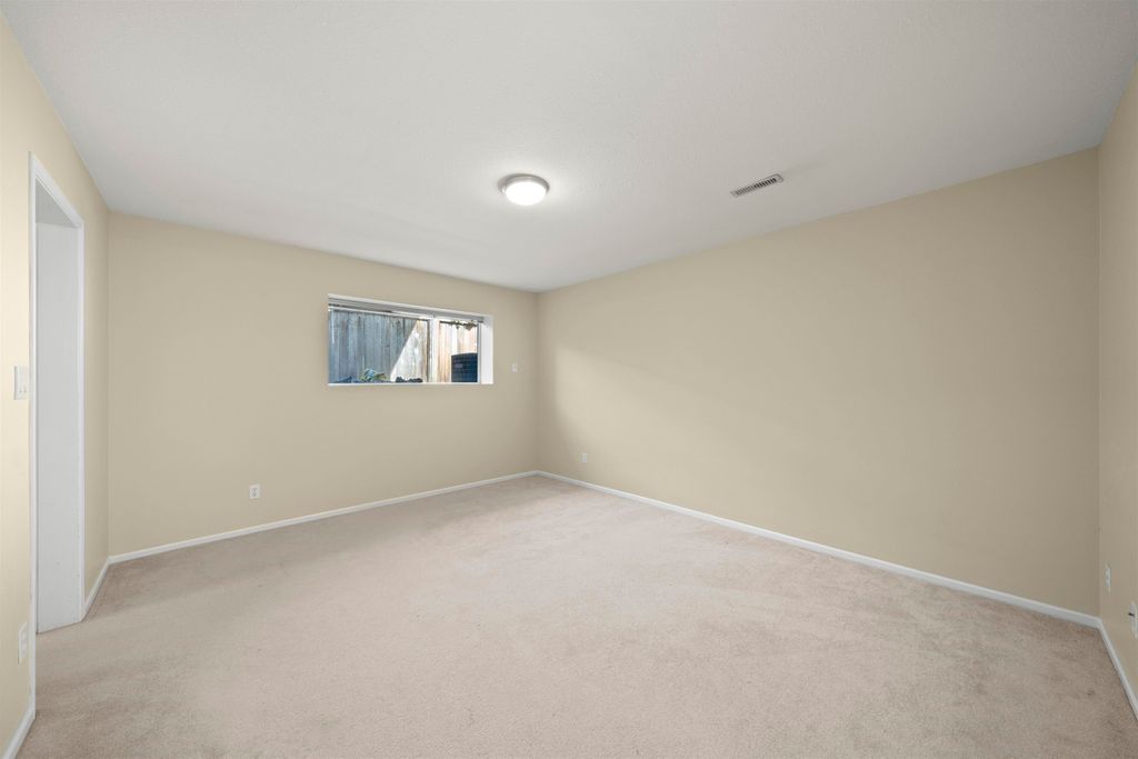 listing image 1108527550594135263
