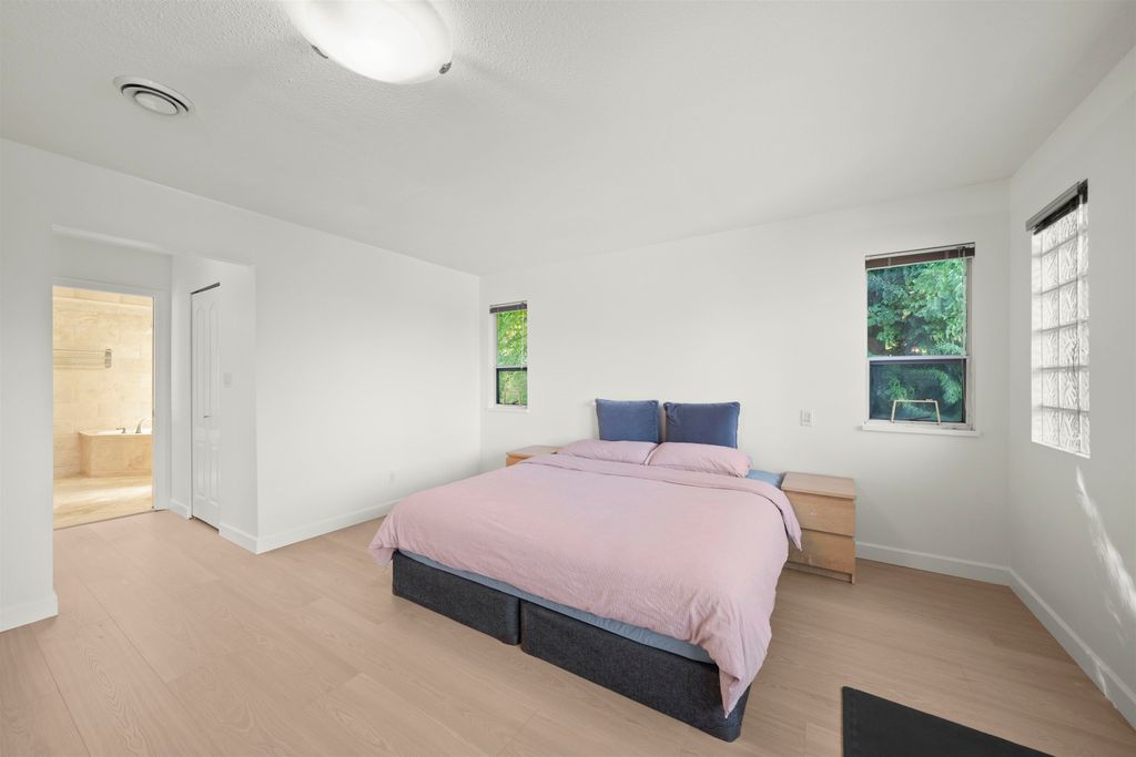 listing image 1104730584894161248