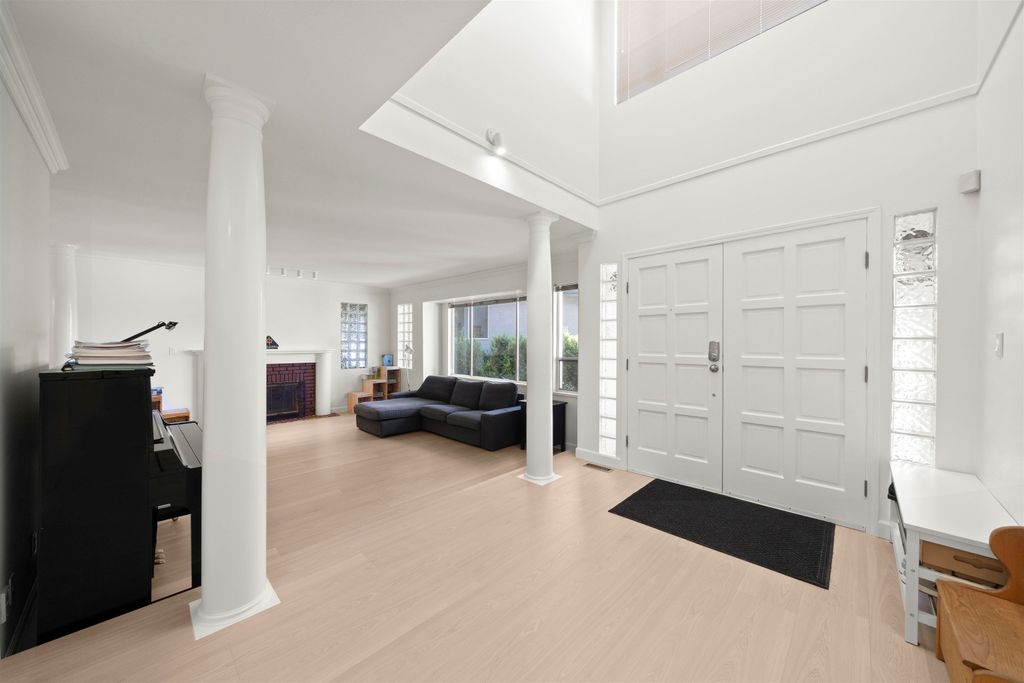 listing image 1107647380506457757