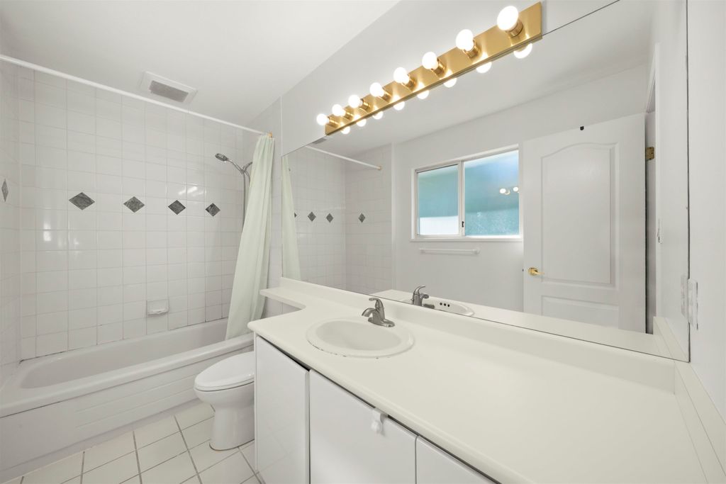 listing image 1103075404614830528