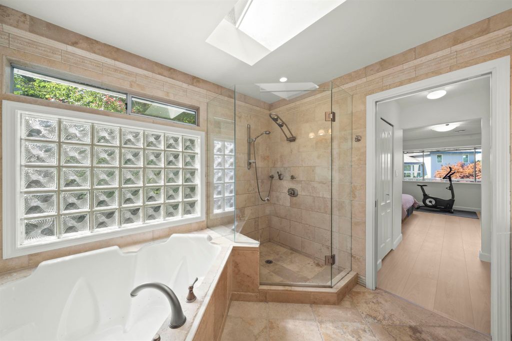 listing image 1107534091187021906