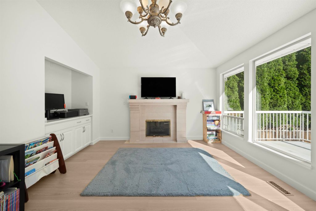 listing image 1106598994908573889