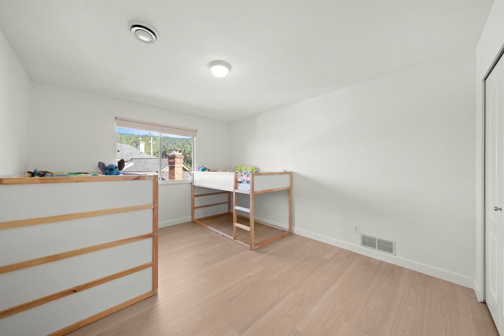 listing image 1106444395712214030