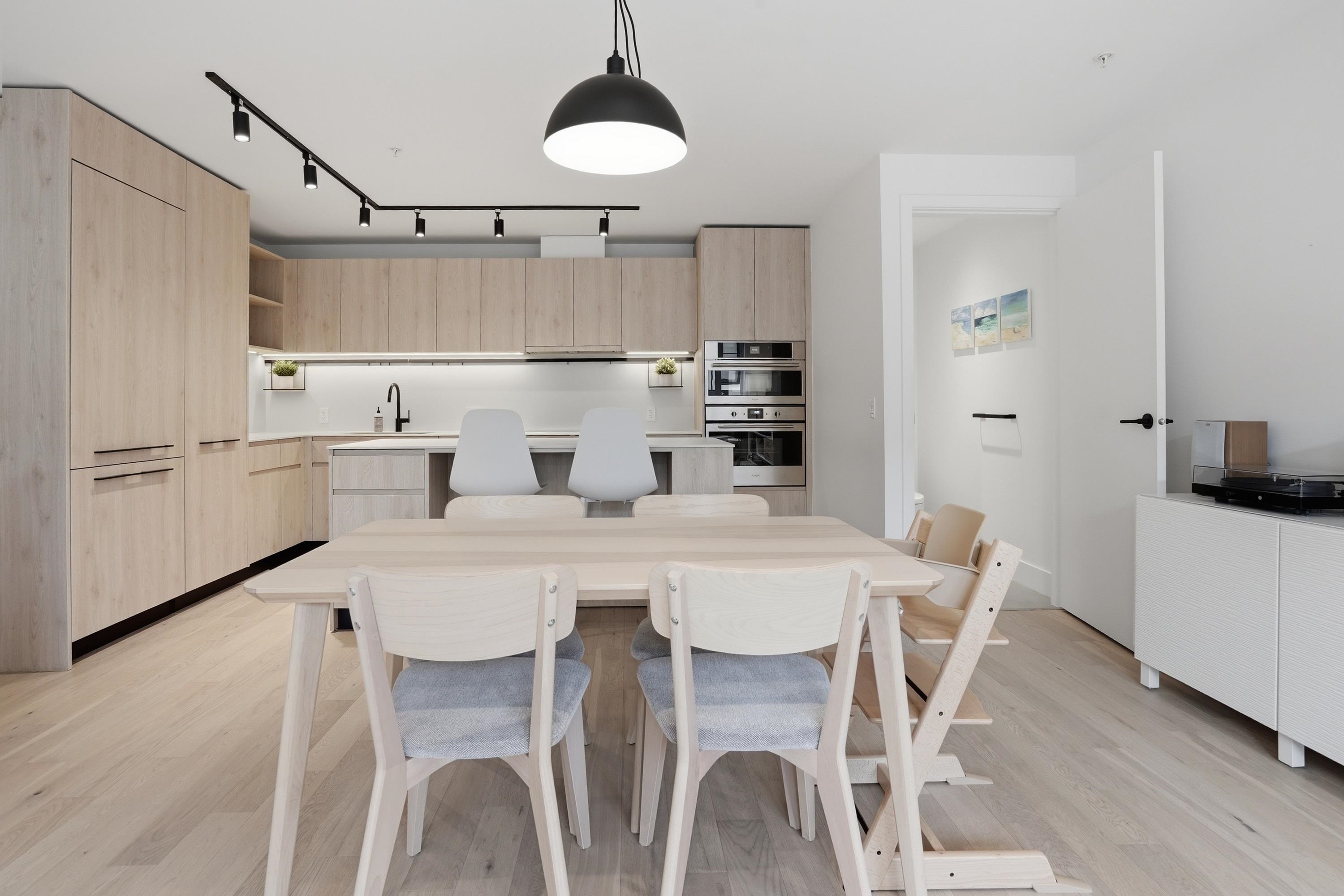 3960 Dumfries Street