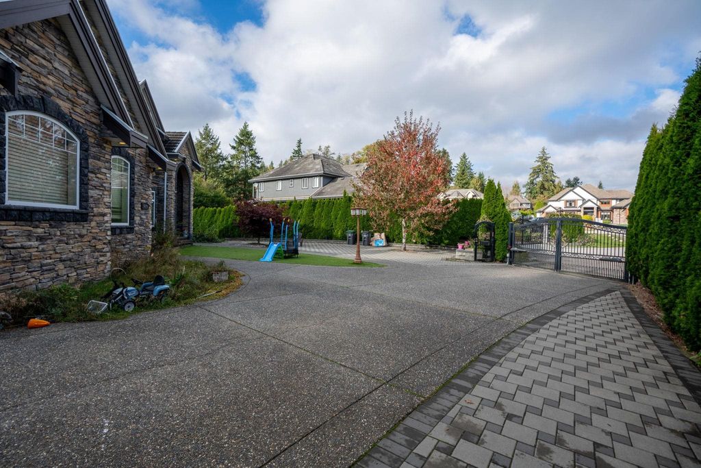 listing image 1108963540573256774