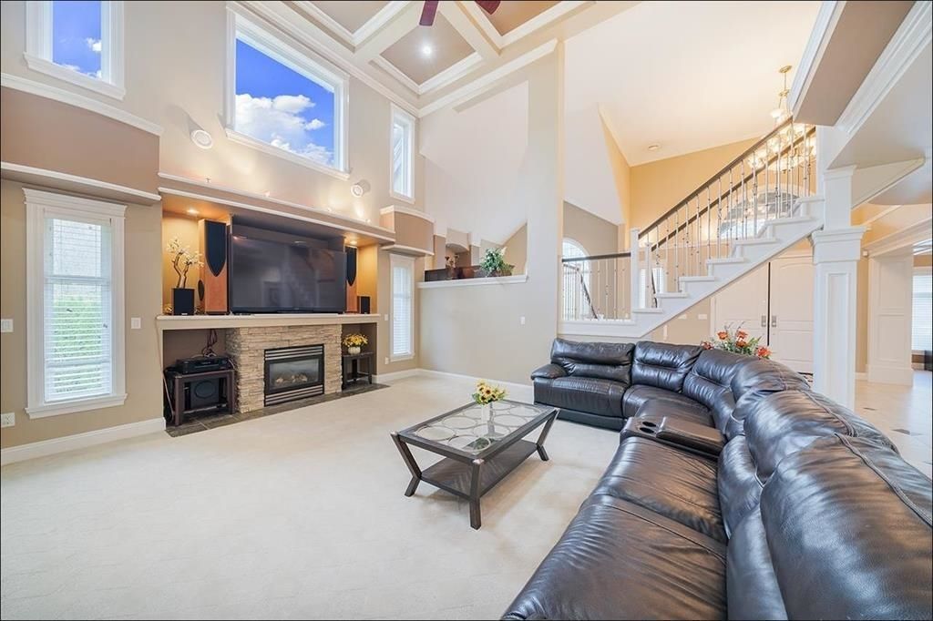 listing image 1103392919288658339