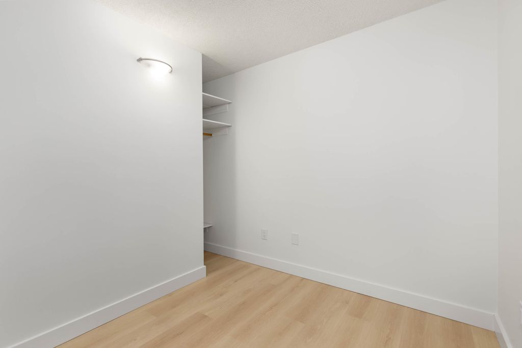 listing image 1103072487784622282