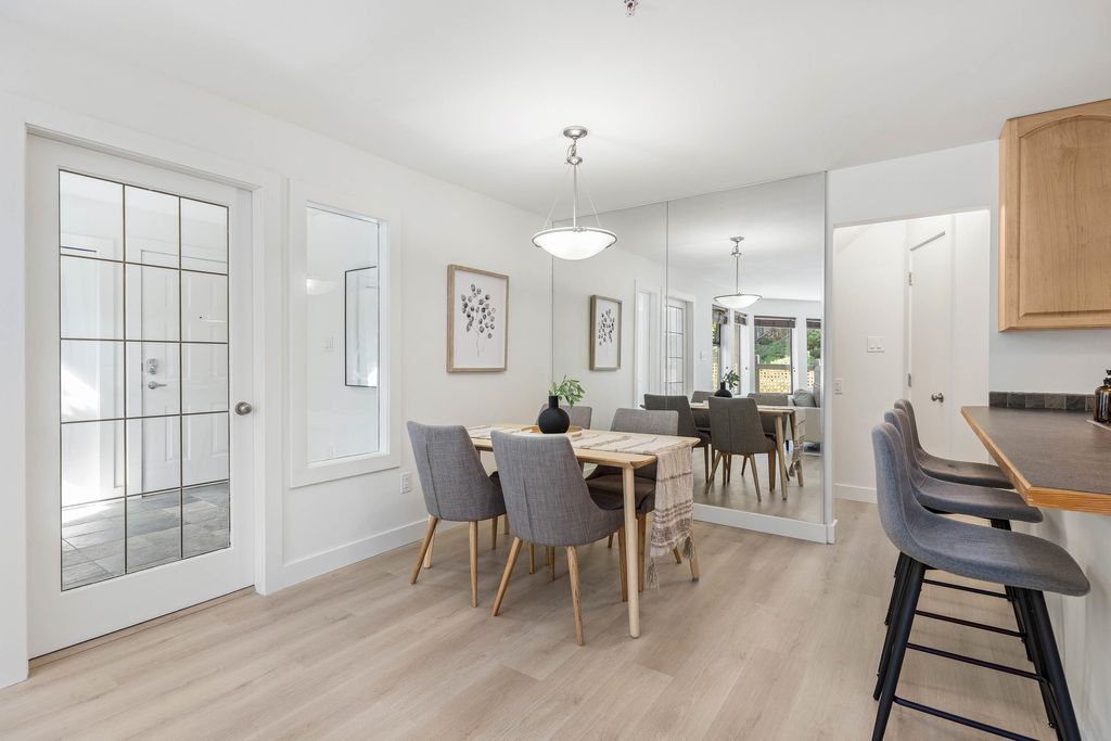listing image 1101640130817194154